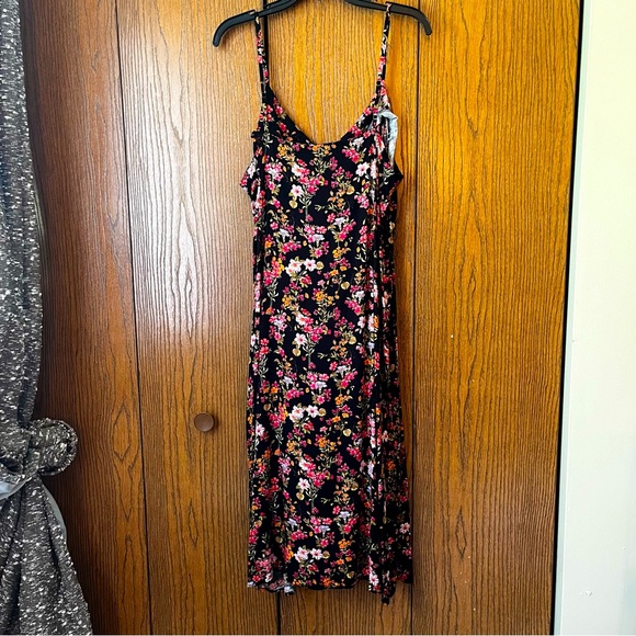 Time and Tru floral slip dress - Picture 4 of 7